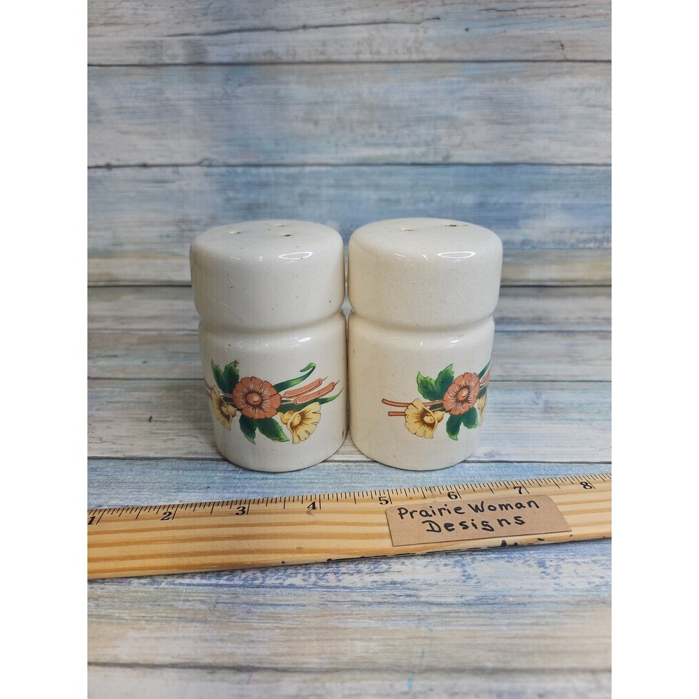 Vintage Table Tops Lovely Tullps Ceramic Floral Salt & Pepper Shakers